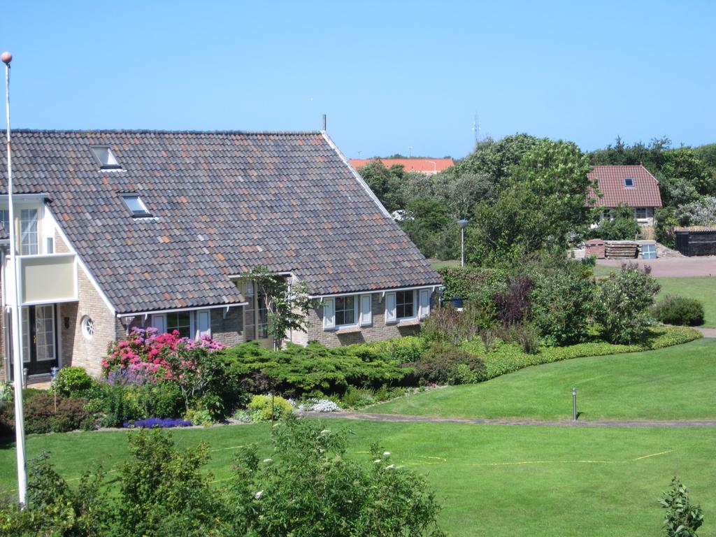 Meeuw Villa Hollum  Buitenkant foto